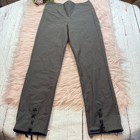Athleta Wander Slim Straight Crop Pants sz 4 - Picture 2 of 11